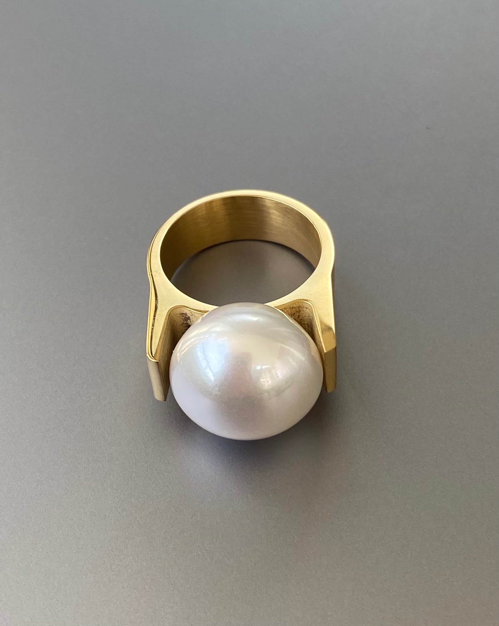 Statement Mabé Pearl Ring